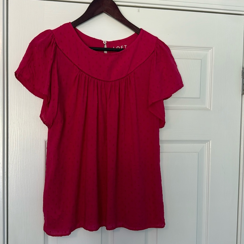 LOFT Fuchsia Pink Swiss Dot Short Sleeve Top Size Medium